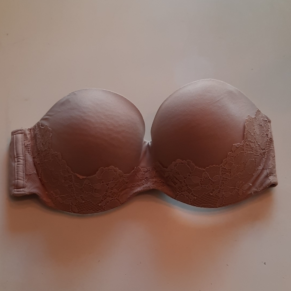 Victoria's Secret 32DD nude Body by Victoria Lined Strapless bra 32dd